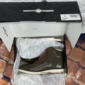 Guess  Mens Faxon Lace-Up Boots size 12